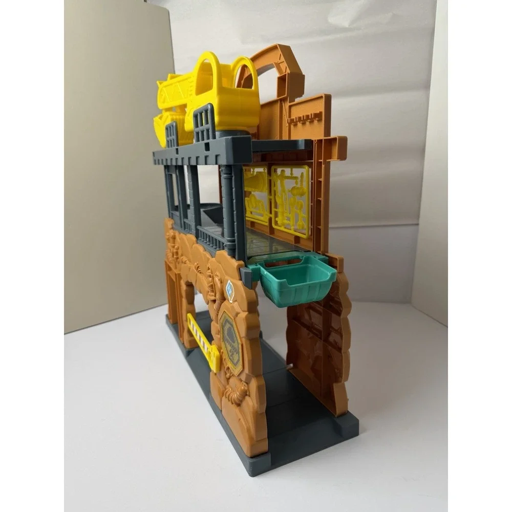 Kid Connection Mega Construction Site Play set with Crane Works Good condition